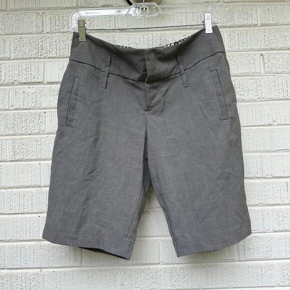 Old College Inn Y2K Gray Bermuda Shorts - Picture 1 of 3